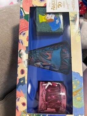 70th anniversary Alice in Wonderland vase set of 3